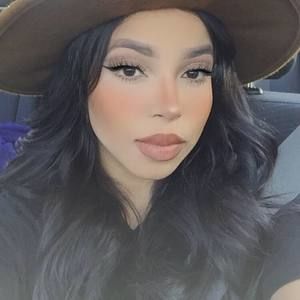 Meet your Posher, Evelyn